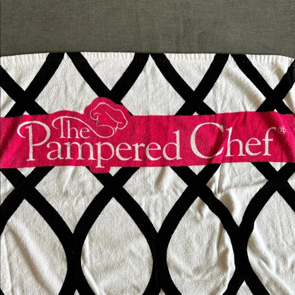 The Pampered Chef Pink and Black Geometric Beach Towel